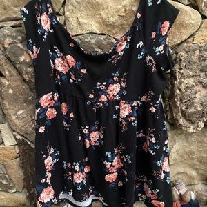 Beautiful Torrid Size 2 (2X) Floral Off the Shoulder Summer Top